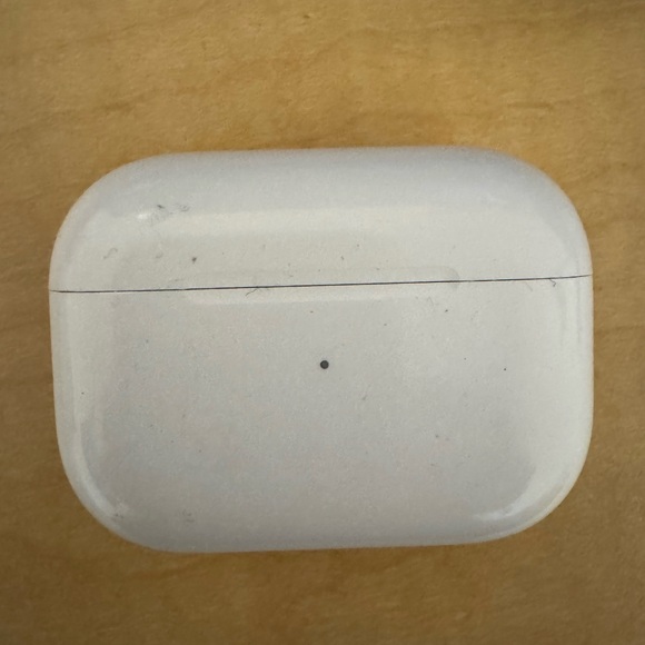 Airpods originals and Airpods Pro 2 - Picture 3 of 4